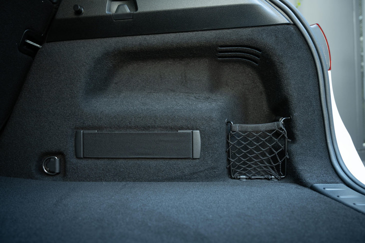 メルセデス・ベンツEQA250（ラゲッジスペース）