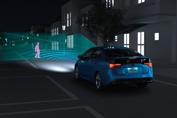 今回の改良では、プリクラッシュセーフティーの機能を強化。夜間の歩行者や昼間の自転車運転者も検知可能となった。