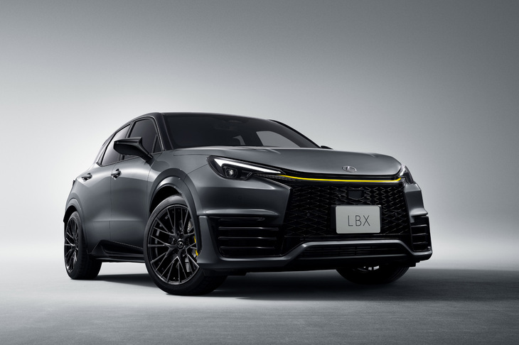 「レクサスLBX MORIZO RR“Original Edition”」は、東京オートサロン2024で発表された「Morizo Garage」をテーマとするコンセプトカーを再現したモデル。台数限定100台の販売となる。