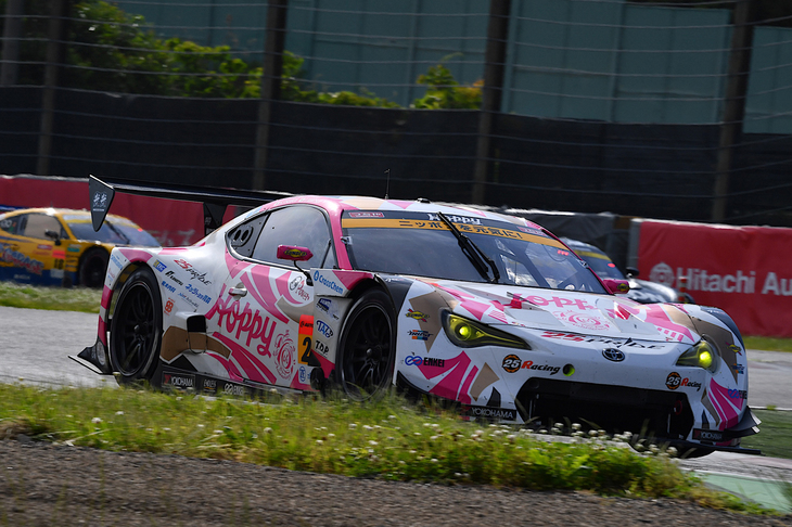 No.25 HOPPY 86 MC（松井孝允／坪井 翔）は予選2位からスタート。決勝も2位でフィニッシュした。