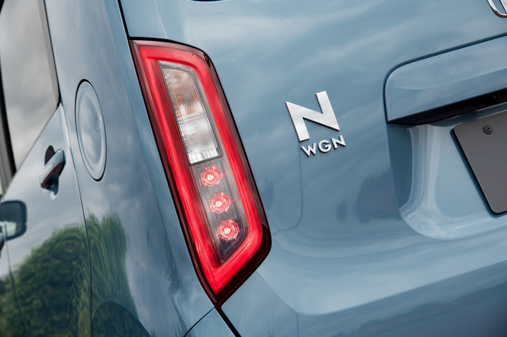 ホンダN-WGN L・ターボ Honda SENSING（リアコンビランプ）