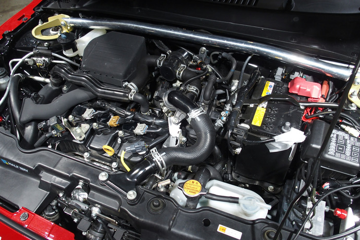 ダイハツ・コペンGRスポーツ（ラリー参戦車両のエンジンルーム）