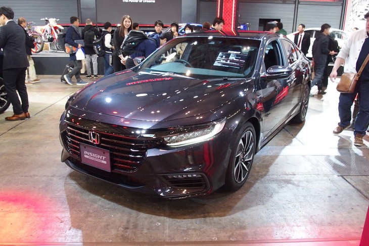2018年12月に発売されたばかりの新型「インサイト」も展示していた。