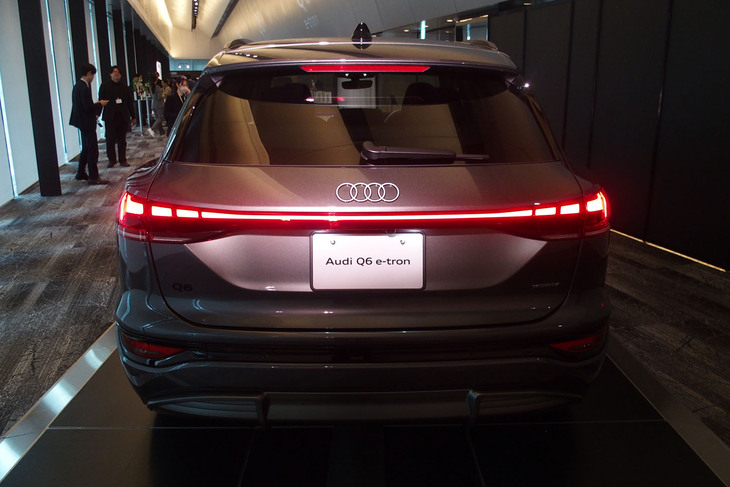 Q6 e-tronクワトロ（リアビュー）