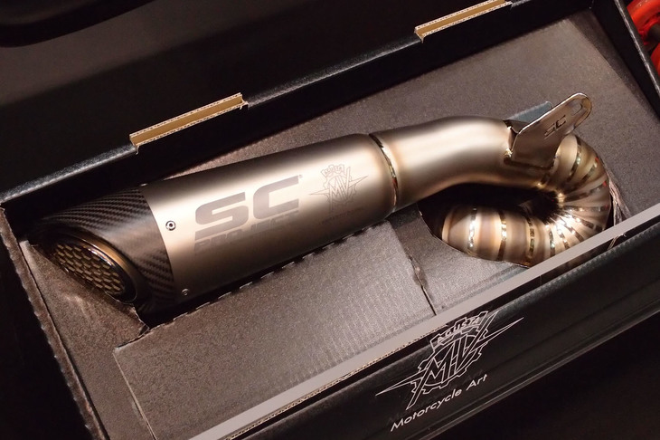 MVアグスタ・ブルターレ800RR ピレリ（排気系パーツ）