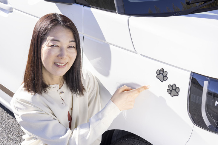 筆者のような愛犬家が思わず笑顔になってしまう肉球のデザインが2個セットになったペットエンブレム。「Honda Dog」の文字がデザインされたタイプもラインナップされている。