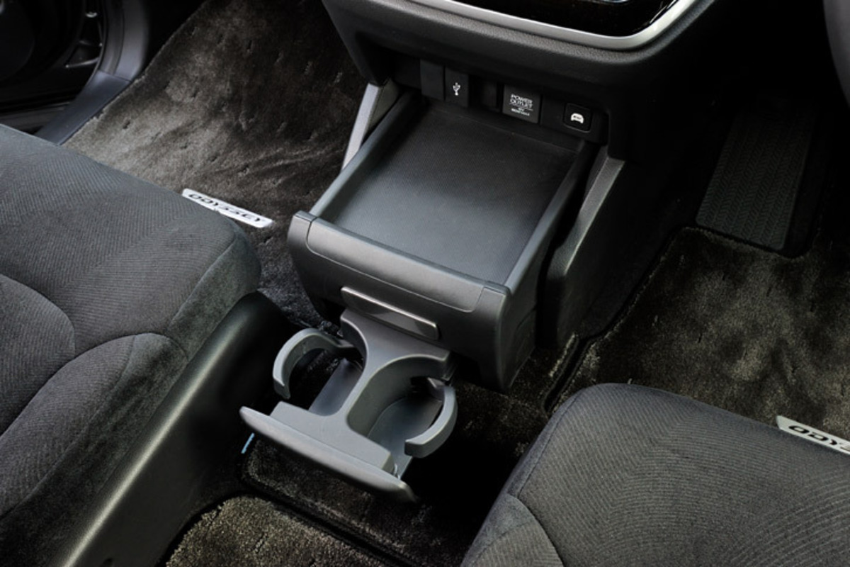 ホンダ オデッセイ ハイブリッド 8人乗り Ff 試乗記 21世紀のファミリーカー Webcg