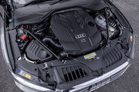 最高出力340PS、最大トルク500N・mを発生する3リッターV6ターボエンジンに48Vマイルドハイブリッドシステムが組み込まれたパワーユニットを搭載。