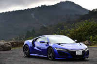 「NSX」のアフターケアは、専用設備を備え、「NSXスペシャリスト」と名付けられたホンダ認定のメカニックが在籍する「NSXパフォーマンスディーラー」が対応する。