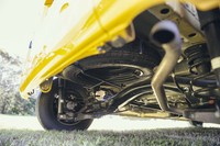 車内の空間を最大化させるべく、スペアタイヤは後部のフロア下につり下げられている。