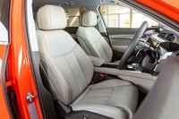 セットオプション「コンフォートパッケージ」をセレクトした試乗車のシート。ベンチレーションやマッサージ機能が備わっている。