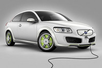 ボルボとサーブがプラグインハイブリッドを共同開発