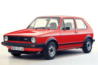 パワフルなエンジンと専用チューニングのシャシーが特徴のスポーツグレード「GTI」。1975年9月のフランクフルトショーでお披露目された。