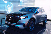 2017年のジュネーブショーに独ダイムラーが出展した、電気自動車のコンセプトモデル「メルセデス・ベンツEQ」。同社では新ブランド「EQ」を立ち上げ、電動車の普及に取り組むとしている。