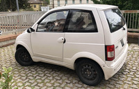 リジェはフランス人の元F1パイロットであるギ・リジェ氏によって設立されたマイクロカーのメーカーである。