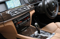 BMW740i（FR/6AT）【ブリーフテスト】の画像