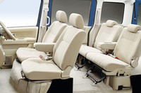 
	全車、プリテンショナー＆ロードリミッター付フロント3点式ELRシートベルトを標準装備。後席にはISO FIX対応チャイルドシート対応構造＆デザーアンカーを備える。