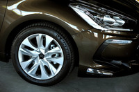 タイヤサイズは225/50R17。試乗車はミシュラン・プライマシーHPを装着していた。