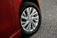 今回テストした「ワゴンR FZ」「ワゴンRスティングレー X」のタイヤサイズは、ともに155/65R14。いずれもダンロップの低燃費タイヤを装着していた。