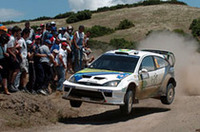 フォードのエース格、マルコ・マルティンがリタイアしたことで、ブルーオーヴァルの期待を一手に引き受けることになったフランソワ・デュヴァルは、4位でゴール。フォードのアクロポリス5連覇はならず。なおマルティンは、新しいルール「スーパーラリーシステム」により、リタイア後もラリーを続けることを許された（ただし公式結果に載ることはできない）。（写真＝フォード）