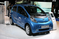 「三菱i-MiEV」のプジョー版「イオン」。
