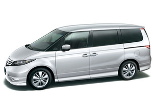 300psの「プレステージ」追加、ホンダの最上級ミニバン「エリシオン