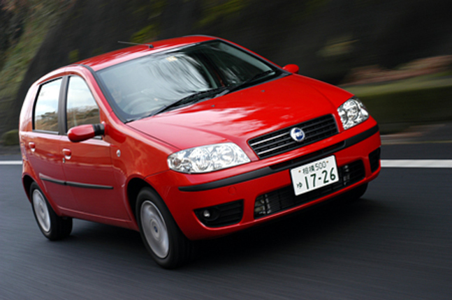 【スペック】全長×全幅×全高＝3865×1660×1480mm/ホイールベース＝2460mm/車重＝1040kg/駆動方式＝FF/1.2リッター直4DOHC16バルブ（80ps/5000rpm、11.6kgm/4000rpm）/車両本体価格＝176.0万円（テスト車＝同じ）