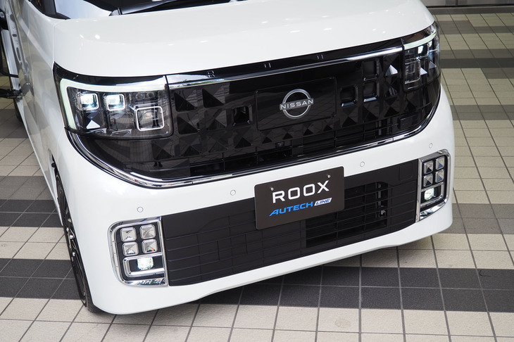 日産ルークスAUTECH LINE（フロントマスク）