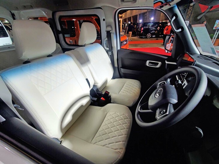 ダイハツ・アトレー プレミアムver.（インテリア）