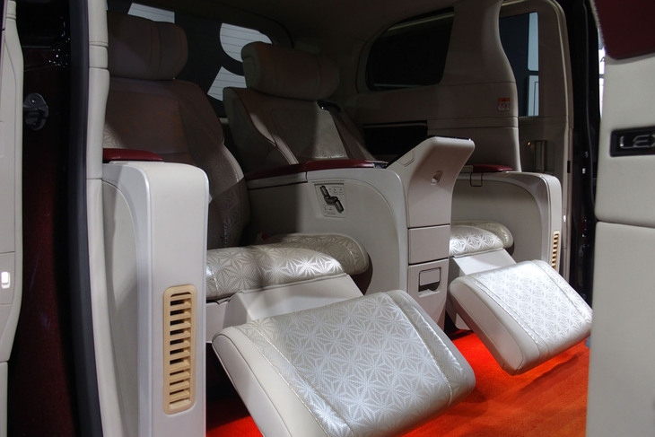 レクサスLM（TOM’S）