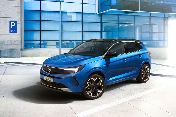 CセグメントSUVの「オペル・グランドランド」。オペルのモデルラインナップは随時拡大していくという。