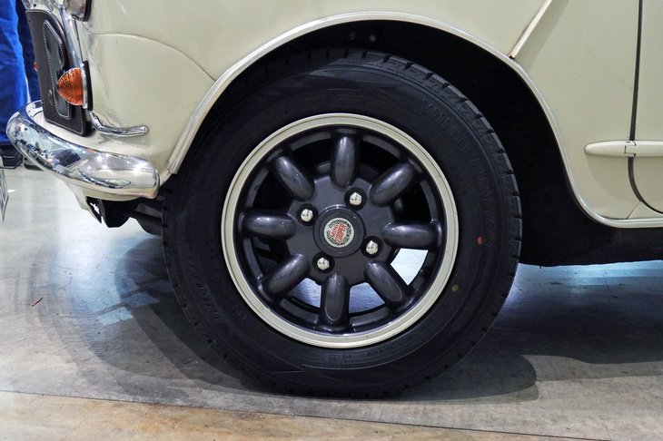 モーリス・ミニ マイナー トラベラー／純喫茶ツタヤ