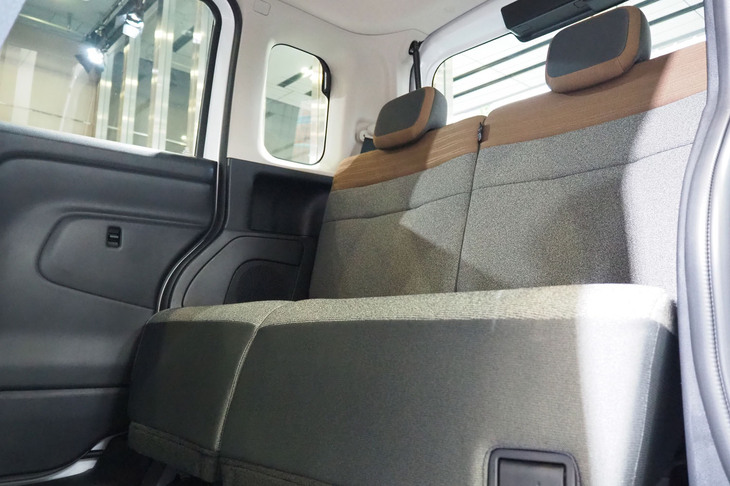 日産ルークス ハイウェイスター（リアシート）