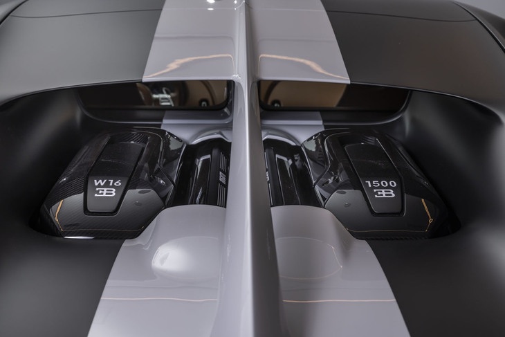 ブガッティ・シロン スポーツ“レ・レジェンド・デュ・シエル”（エンジン）