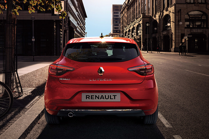 「ルーテシア」のリアビュー。ボディーサイズは全長×全幅×全高＝4075×1725×1470mmとなっている。