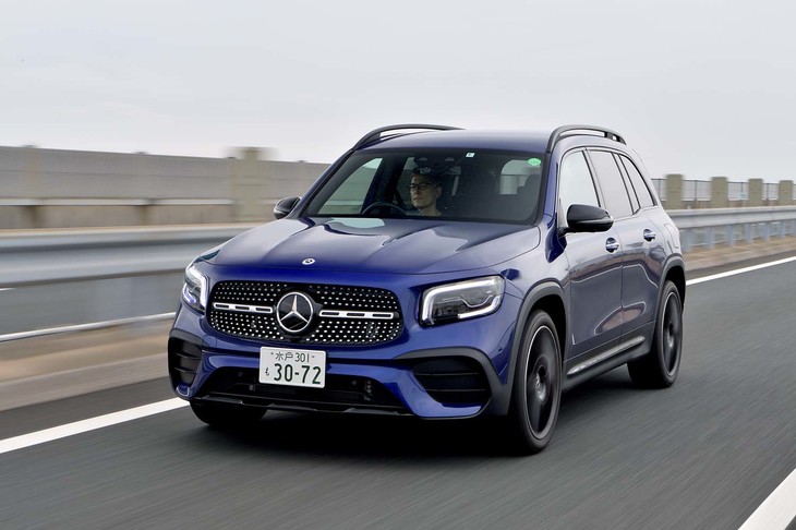 駆動力の配分は、100：0～50：50の間で変化する。走行モードにより基本的な配分比は異なり、例えば「エコ」「コンフォート」の場合は80：20、「スポーツ」では70：30、「オフロード」は50：50となる。