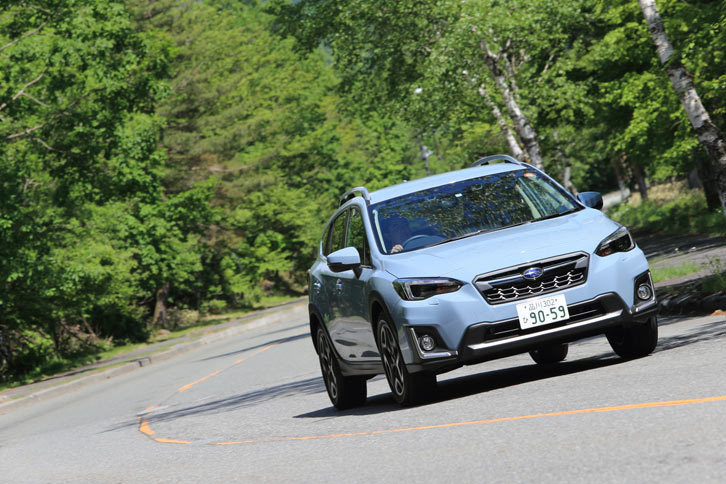 現行型「インプレッサスポーツ」をベースに開発された新型「XV」は、スバルの新世代プラットフォームである「スバル・グローバル・プラットフォーム」が用いられたモデルの第2弾となる。