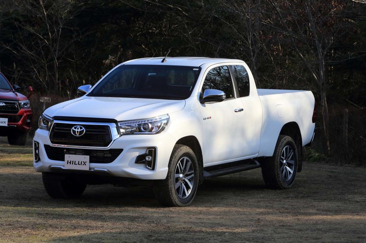 右ハンドルのスマートキャブとなるアイルランド仕様モデル。通常のドアに加え、後部アクセス用として、後ろヒンジのドアも備わる。前席後方にスペースを有し、シートベルトも装備しているので狭いが人も乗れる。