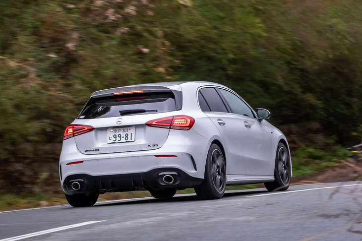 試乗車の外装色「デジタルホワイト」のほか、無償／有償合わせて「AMG A35 4MATIC」のボディーカラーは、全9色が設定されている。