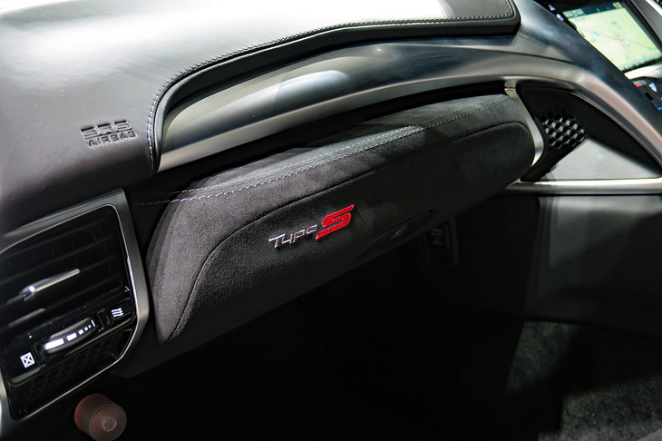 ホンダNSXタイプS（助手席側ダッシュボード）