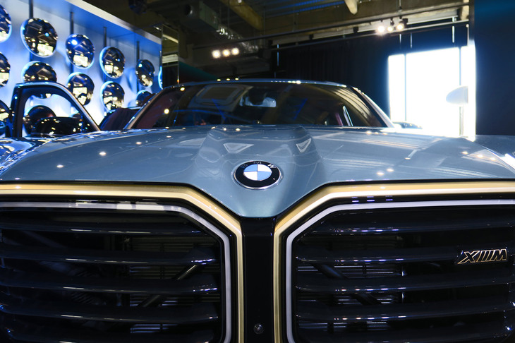 BMW XM（パワーバルジ）