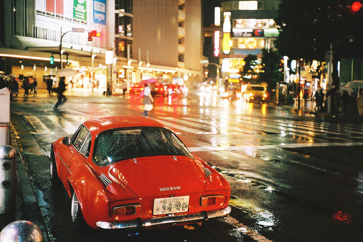 筆者が20代後半から四半世紀ほど所有していた「アルピーヌA110」。フランス・ディエップではなく、メキシコの生産拠点でつくられた個体だった。