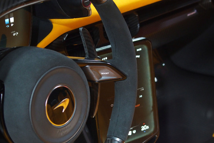 マクラーレンW1（ステアリングスイッチ）