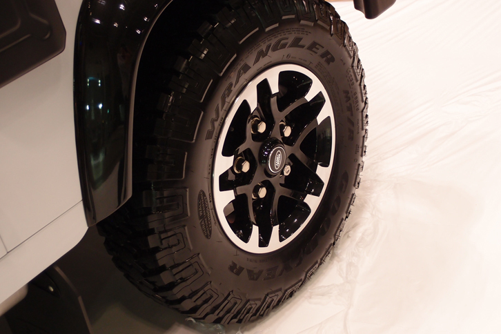 ランドローバー・ディフェンダー90 アドベンチャー／BRITISH LABEL