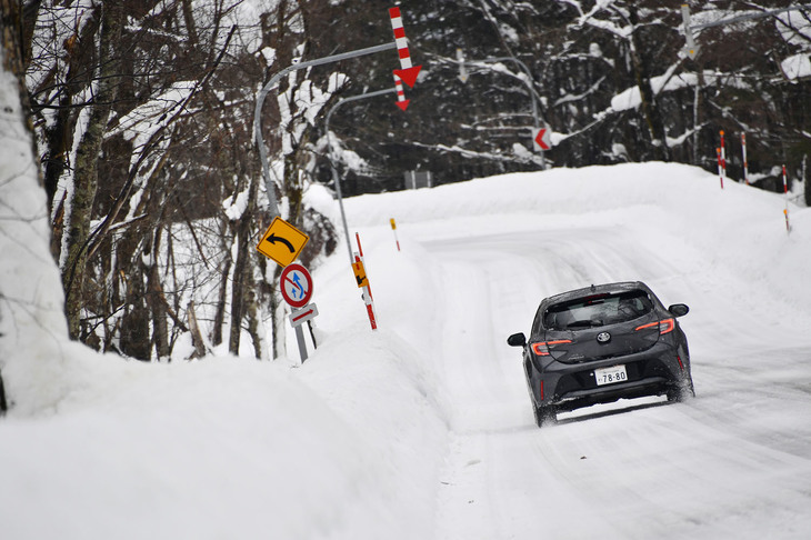 氷上や雪上性能だけでなく、乗り心地のよさや静粛の高さも「アイスガード7」のセリングポイント。ドライ路面に差しかかっても、高周波ノイズが気になることはなかった。