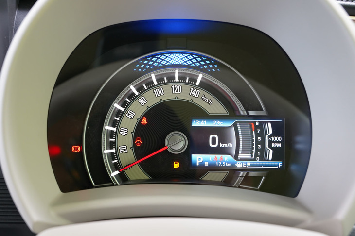 スズキ・ワゴンRスマイル ハイブリッドX（メーターパネル）