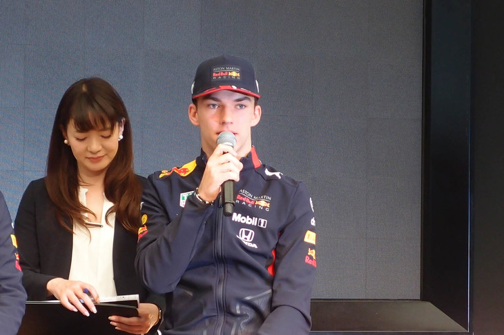 テスト中にクラッシュしたピエール・ガスリー。「失敗から学び、ポイントを獲得したい」などと抱負を述べた。