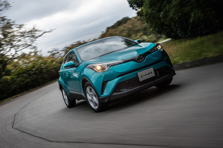 「C-HR」の開発に際しては、2013年よりドイツのニュルブルクリンクサーキットで性能評価を実施。また欧州各国の道を走りこんで仕様を決めたという。