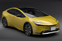 新型のパワーユニットは1.8リッター＆2リッターのハイブリッドと、2リッターのプラグインハイブリッドの3本立て。2リッターの2タイプは歴代モデルのなかでも特にパワフルに仕立てられている。