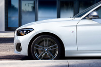 「BMW 1シリーズ」に黒いアクセントの限定車が登場の画像